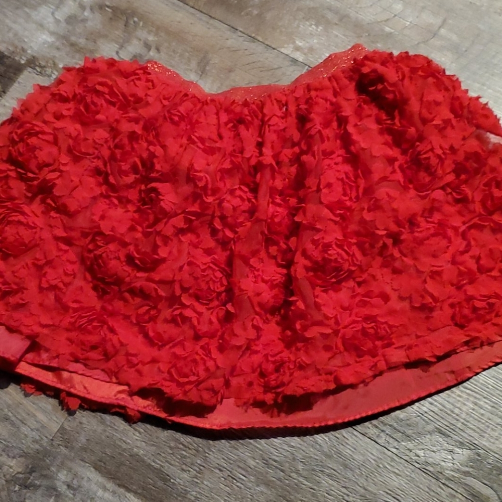 Girls fancy red flower skirt 7-8 med